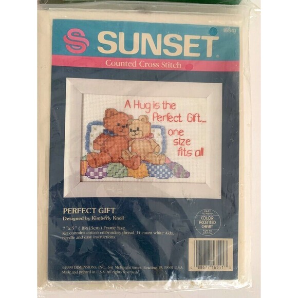 Lot of 8 assorted Craft kits Needle Point with frames, Stitchery Kits, Christmas - Picture 5 of 12